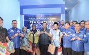 Kunjungi Pekanbaru, Sekjen Demokrat Herman Khaeron Serahkan 1.500 Paket Sembako