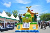 Angkat Tema Pacu Jalur, Riau Curi Perhatian di Pawai Ta’aruf Nasional