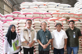 Pemko Pekanbaru Salurkan 10 Ton Bagi Warga Korban Banjir