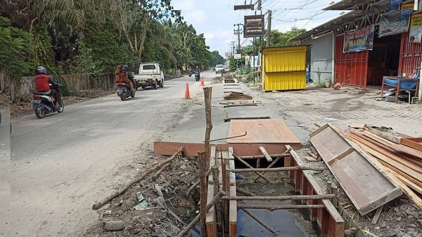 PUPR Pekanbaru Gesa Pembangunan Drainase Jalan Bangau Sakti