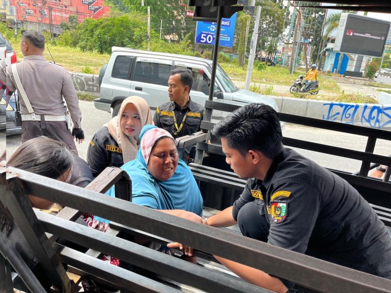 Petugas Gabungan Amankan Gepeng di Sekitar Simpang SKA Pekanbaru