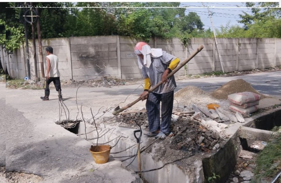 Hari Ini, Kontraktor Perbaikan Jembatan Drainase Jalan Letkol Hasan Basri