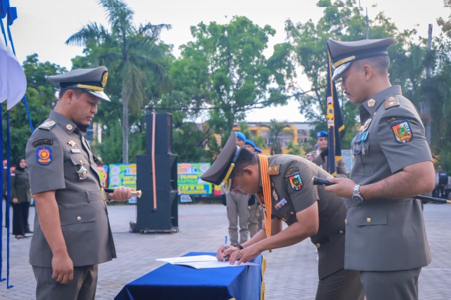 Pimpin Sertijab Kepala Satpol PP Pekanbaru, Walikota Tekankan Ini !