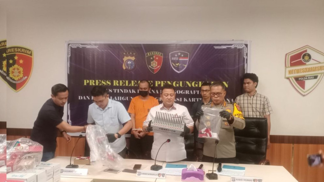 Polda Riau Tangkap Penjual Ribuan Kartu Perdana Sudah Terregistrasi