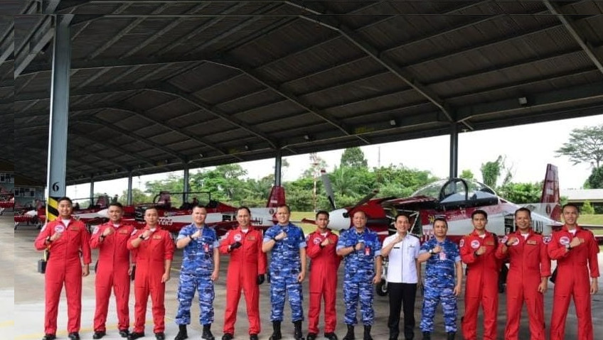 Dispora Pekanbaru Ajak Masyarakat Saksikan Pertunjukan Atraksi Jupiter Aerobatic Team (JAT) TNI Angkatan Udara (AU)