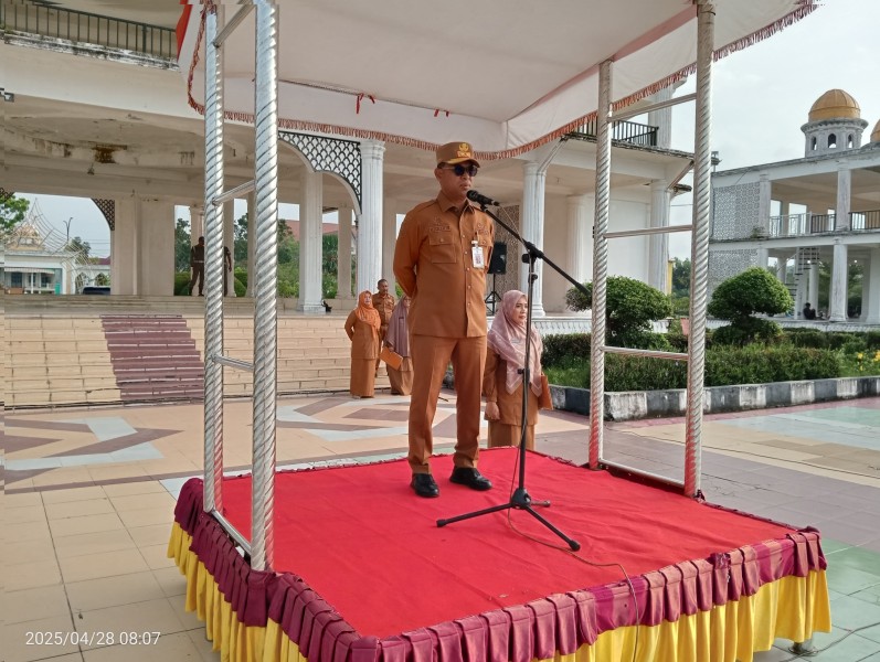 Pimpin Apel Bersama, Sekda Rohil Ingatkan ASN Bekerja Sesuai Aturan Bukan Menurut Selera Pribadi