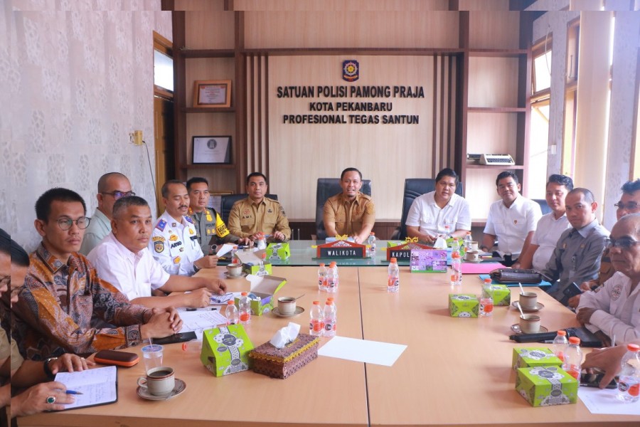 Wako Pekanbaru Pastikan Persoalan Parkir Pasar Induk AKAP Rampung