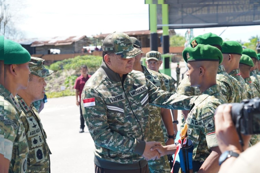 Perkuat Pertahanan, Menhan Sjafrie Cek Dua Yonif di Riau