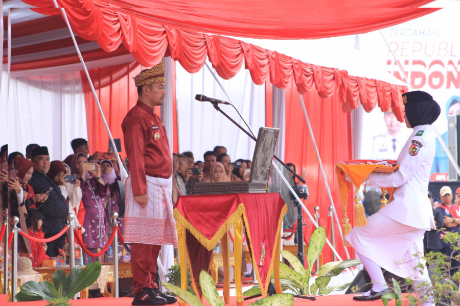 Upacara Penurunan Bendera Berlangsung Khidmat, Pj Walikota Pekanbaru Kembali Jadi Irup