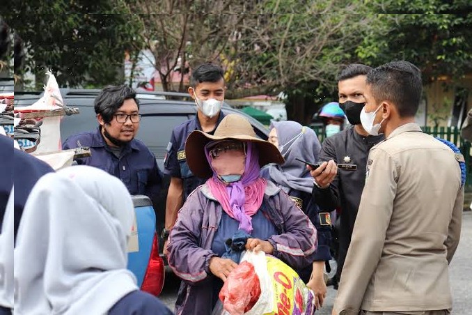 Tekan Aksi Gepeng, Pemko Pekanbaru Tempatkan Petugas Jaga Simpang Jalan