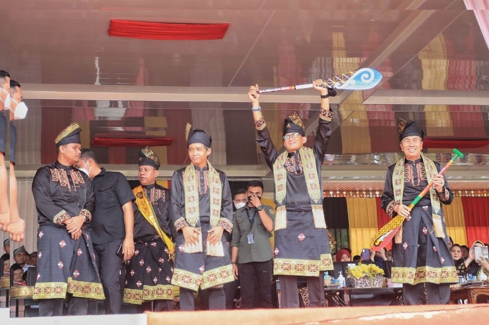 Festival Pacu Jalur Event Nasional di Tepian Narosa Resmi Dibuka Menteri Sandiaga Uno