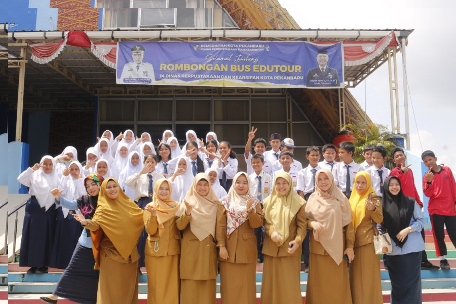 Ikuti Program LiteraTour, Dispusip  Sosialisasikan Opac Kepada siswa SMPN 26 Ini !