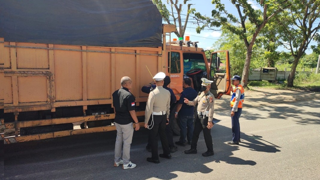 Razia Gabungan, Puluhan Truk ODOL di Pekanbaru Terjaring