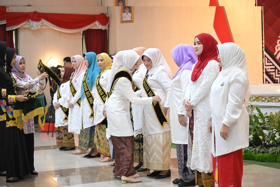 Hj. Basyariah Bistamam Resmi Dikukuhkan sebagai Bunda PAUD dan Bunda Literasi Kabupaten Rokan Hilir