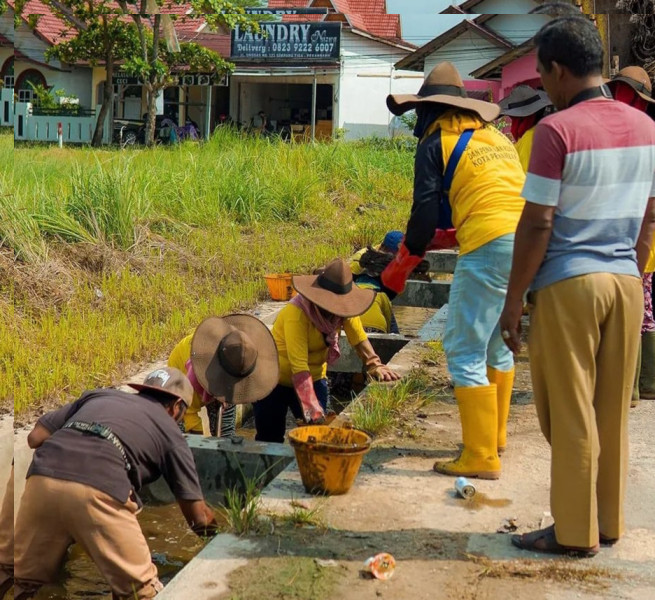 Antisipasi Banjir, PUPR Pekanbaru Rutin Normalisasi Drainase