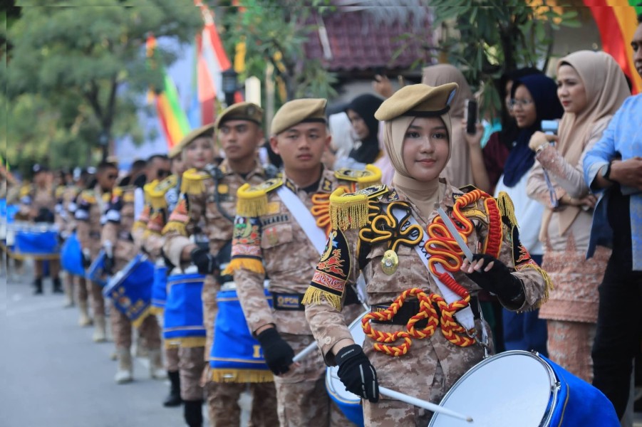 Ribuan Warga Terpukau, Drumcorps Praja IPDN Jadi Magnet Perayaan HUT ke-242 Pekanbaru