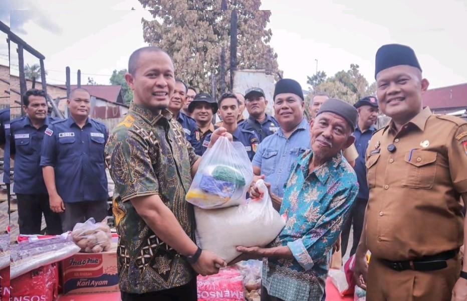 Wako Agung Nugroho Salurkan Bantuan Korban Kebakaran di Sukajadi