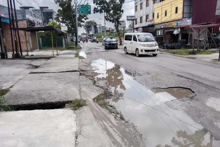 Tahap Lelang, Dinas PUPR Pekanbaru Segera Overlay Jalan Dharma Bakti