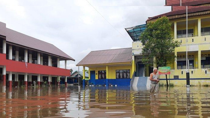 Terendam Banjir, 17 Sekolah di Pekanbaru Diliburkan