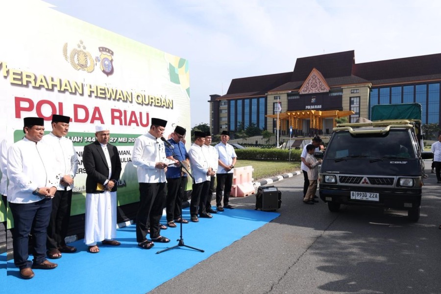 195 Hewan Kurban Disalurkan, Polda Riau Pastikan Berkah Iduladha Sampai ke Desa Terpencil