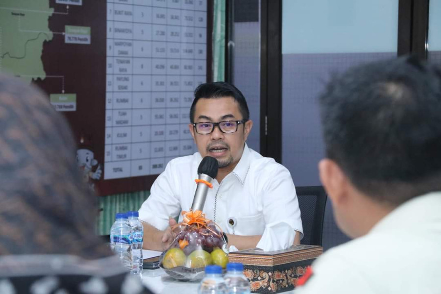 Pj Walikota Pekanbaru Pimpin Rapat Desk Pilkada