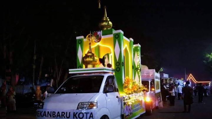 Sambut Idulfitri, Pemko Pekanbaru Gelar Takbir Keliling dengan Pawai Obor