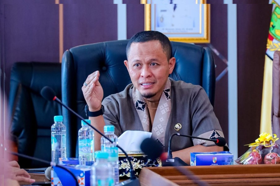 Antrean Mengular di SPBU, Pemko Pekanbaru Tegaskan BBM Tak Langka
