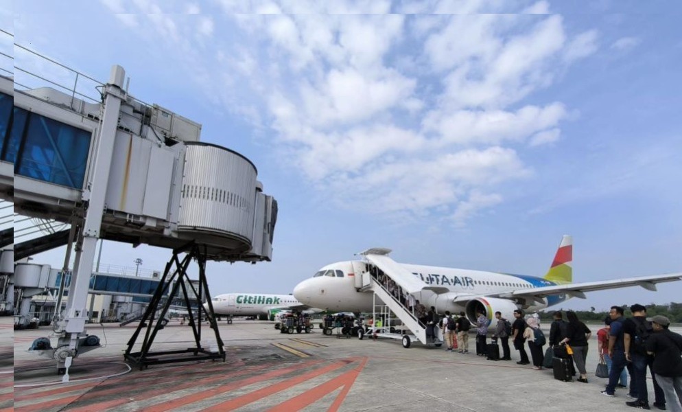 Lonjakan Penumpang Terjadi di Bandara SSK II, Arus Mudik Lebaran Meningkat