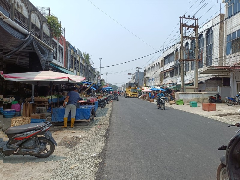 Demi Kelancaran Proyek, Satpol PP Bidik Pedagang di Drainase Jalan Teratai