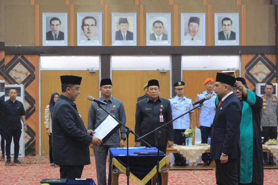 Pj Walikota Lantik Zulhelmi Arifin Sebagai Pj Sekdako Pekanbaru