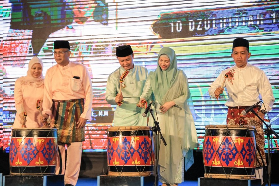 Malam Takbiran di Pekanbaru Meriah, Wako Agung Lepas Pawai Iduladha 1447 H