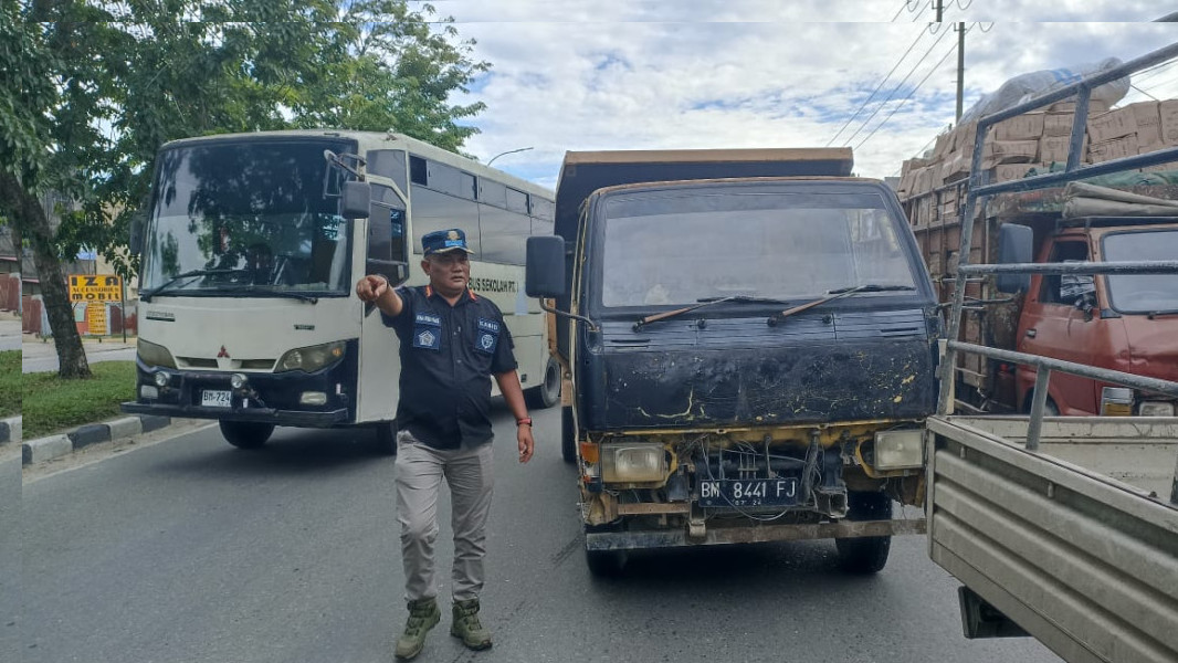Puluhan Mobil Angkutan Terjaring Razia Gabungan