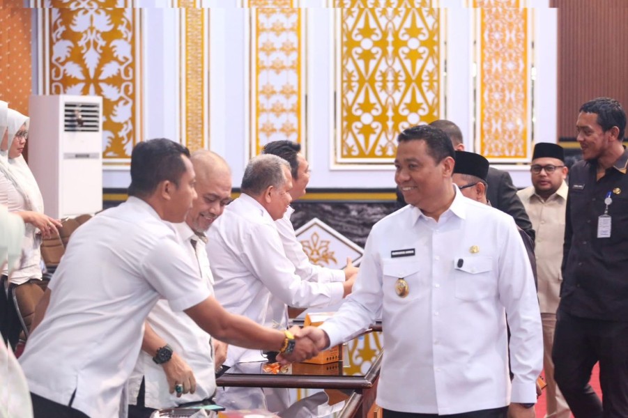 Wawako Markarius Hadiri Paripurna DPRD Tentang Pandangan Umum Fraksi Terhadap 2 Ranperda