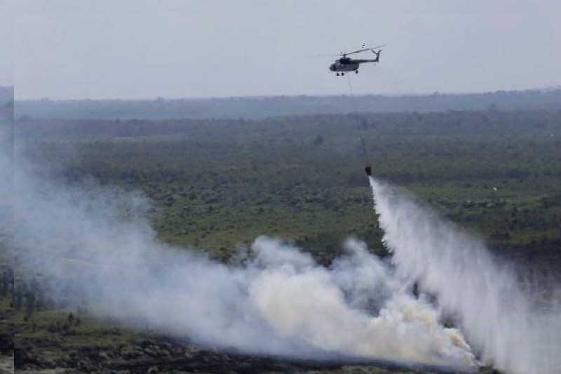 Titik Api Meningkat, Satgas Udara Kerahkan 3 Heli Pemadam dan 2 Pesawat Modifikasi Cuaca
