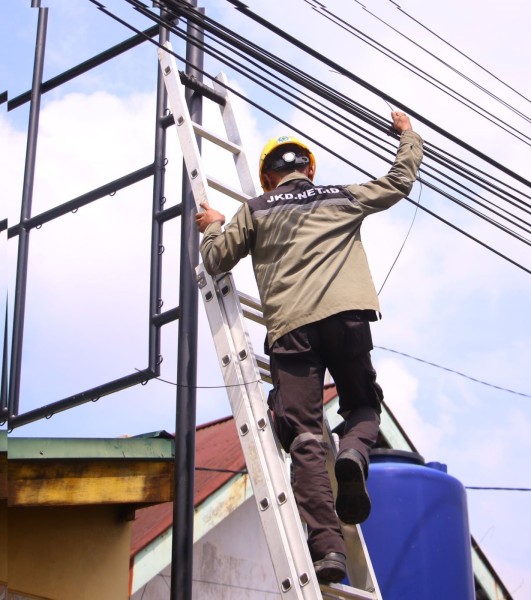 Dari Ronggowarsito, Pemko Pekanbaru Awali Program Besar Penataan Kabel Kota