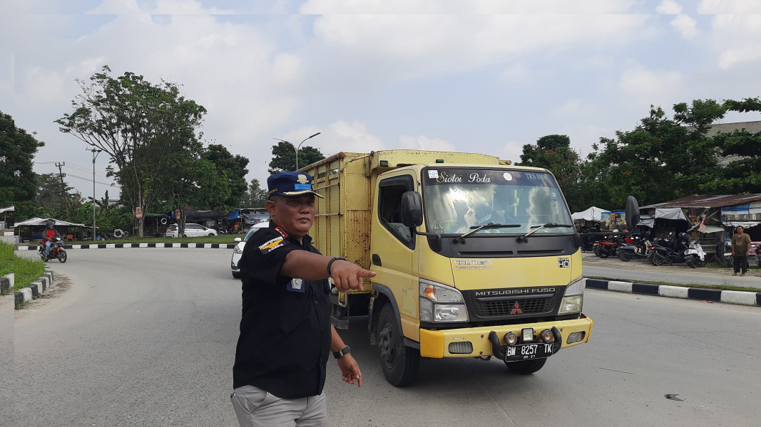 Melanggar Aturan, Petugas Gabungan Jaring Puluhan Truk Tonase Besar